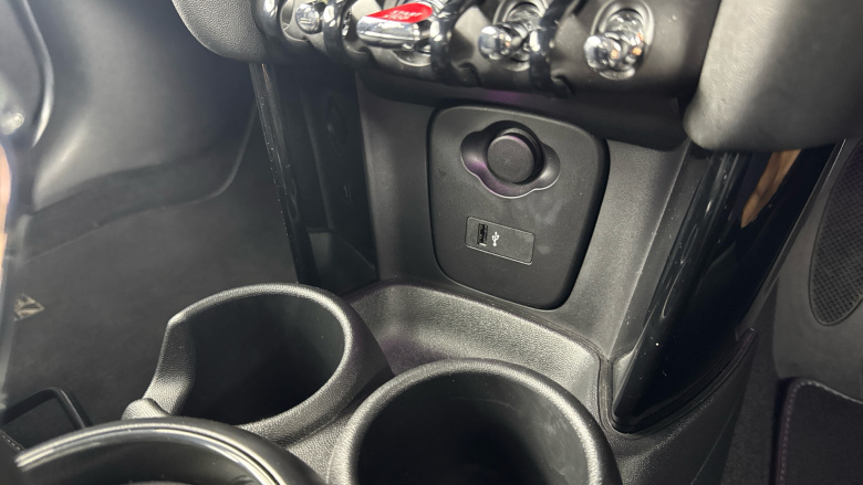 MINI Hatchback 1.5 Cooper Exclusive Premium 5dr Auto Petrol Hatchback